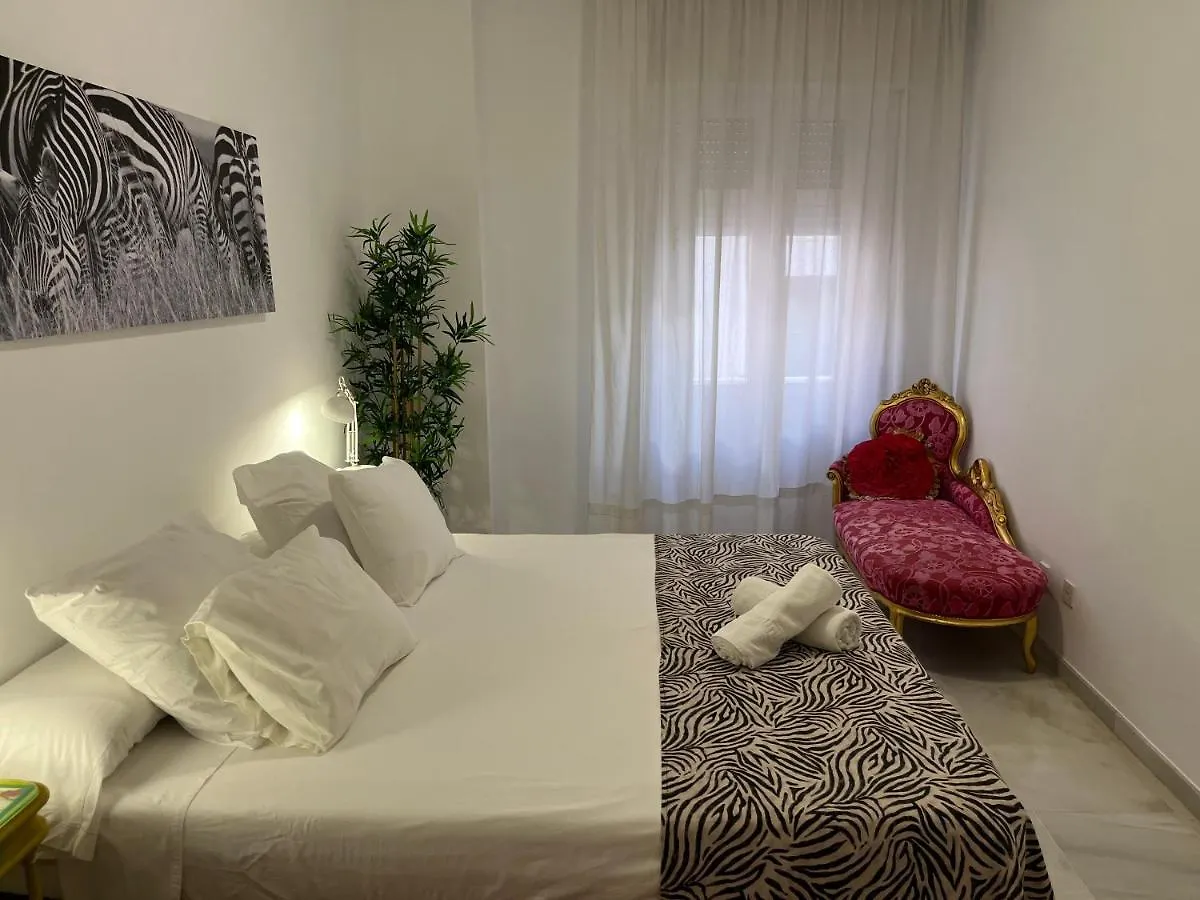 Very Nice Apartament. City Center. Private Parking Seville Apartment